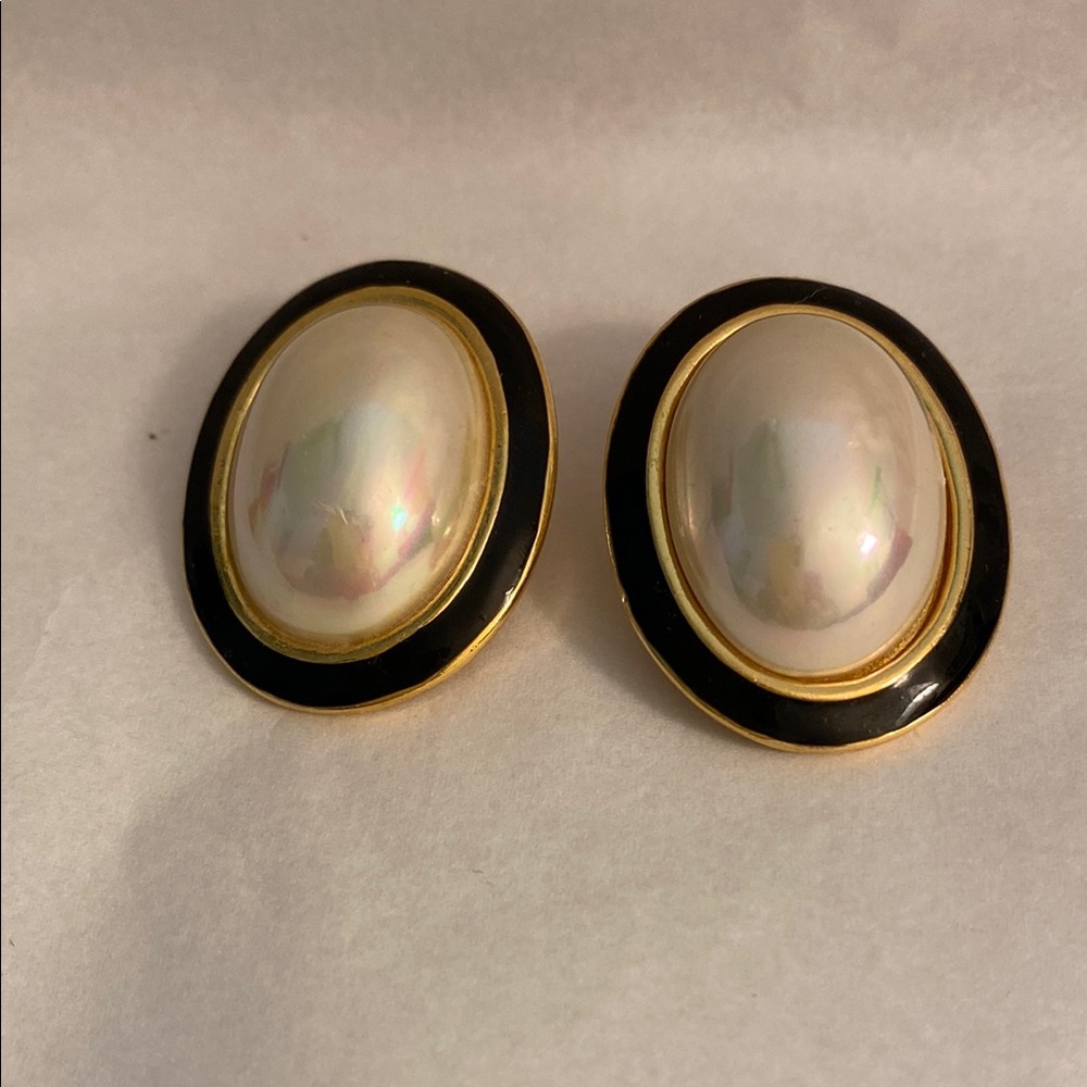 Carol Lee Elegant 1980’s Gold and Black Earrings